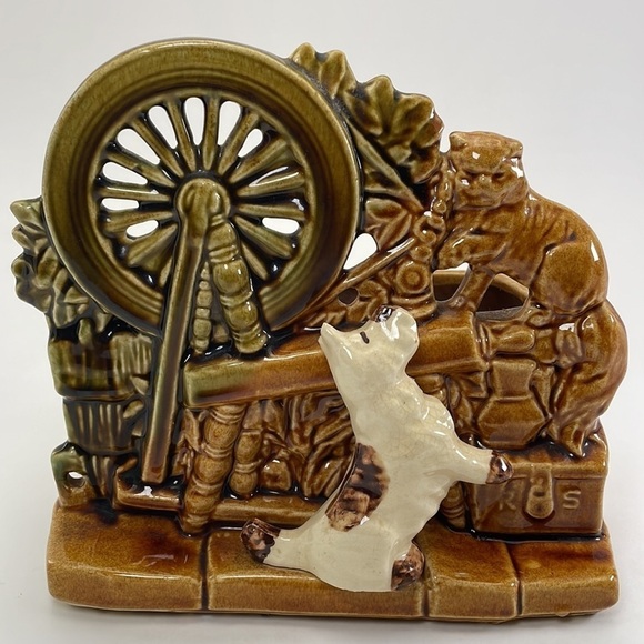 Vintage McCoy Pottery Planter - Picture 7 of 7